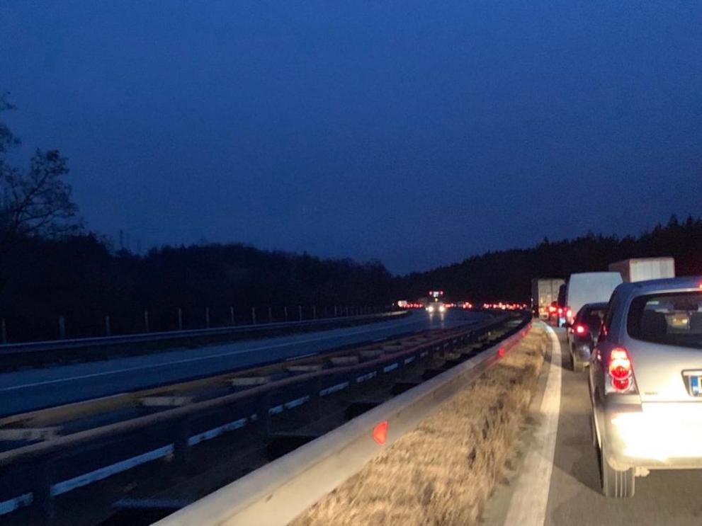 Огромно задръстване от автомобили се е образувало на АМ Тракия