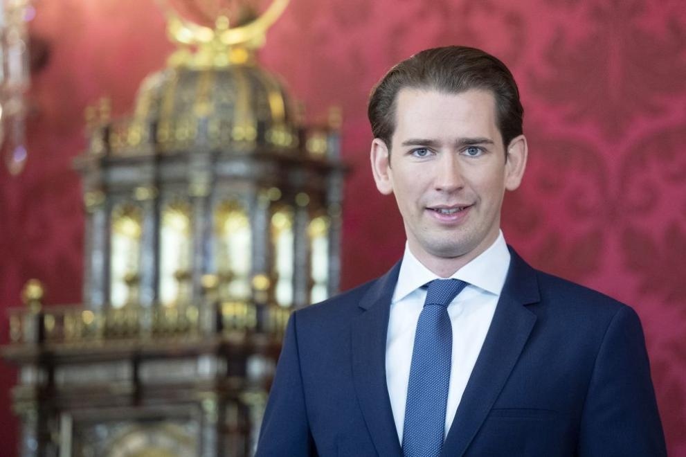 В интервюта за австрийския Кроненцайтунг и германския Билдцайтунг бившият австрийски