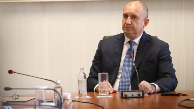 Президентът Румен Радев ще поздрави депутатите в първия им работен