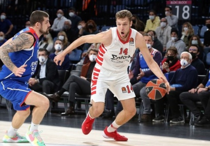 срещу УНИКС Казан като го определи за №1 на кръга Родният