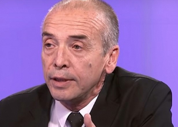 Доц Атанас Мангъров нарушава основни текстове от Кодекса за професионална