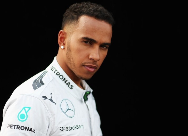 Люис Хамилтън триумфира в инфарктната надпревара за Гран При на