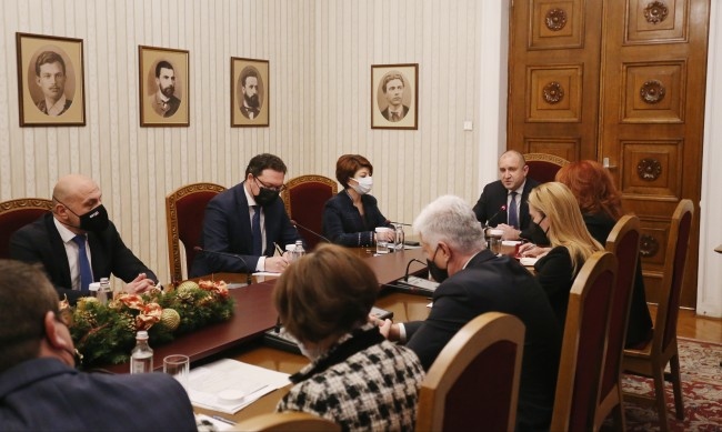 Не оценяваме като оптимистично това което предстои на България напротив