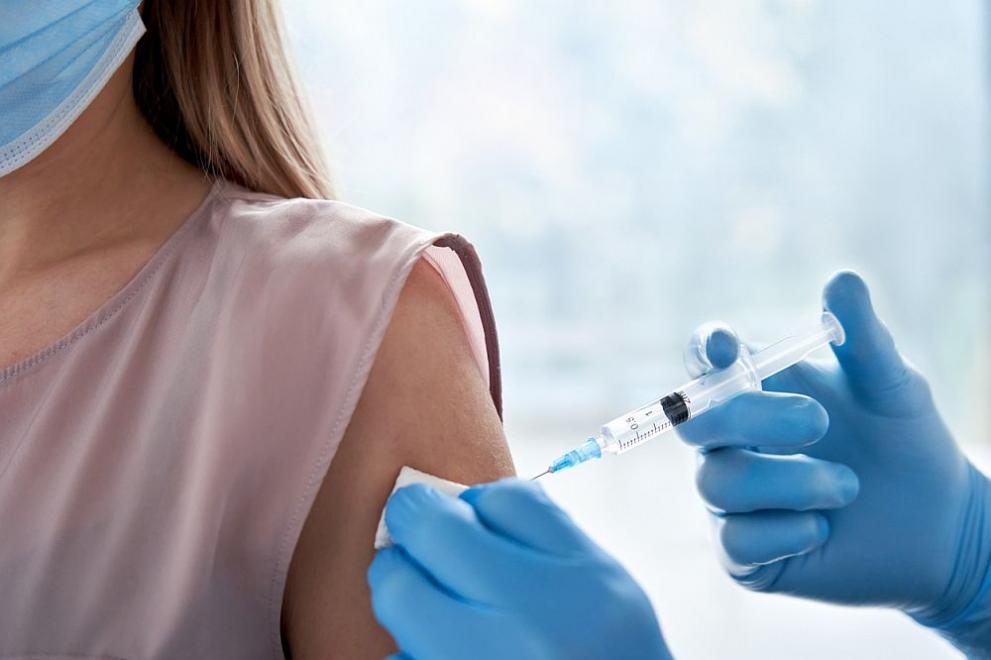 Европейската комисия няма да препоръча задължително ваксиниране срещу COVID 19 Това заяви