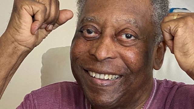 Легендата на световния футбол Пеле отново влезе в болница в