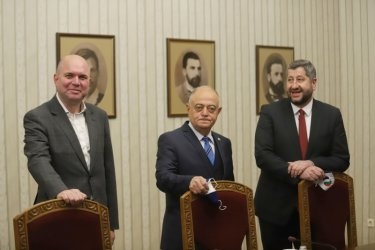 Трите партии в коалицията Демократична България Демократи за силна