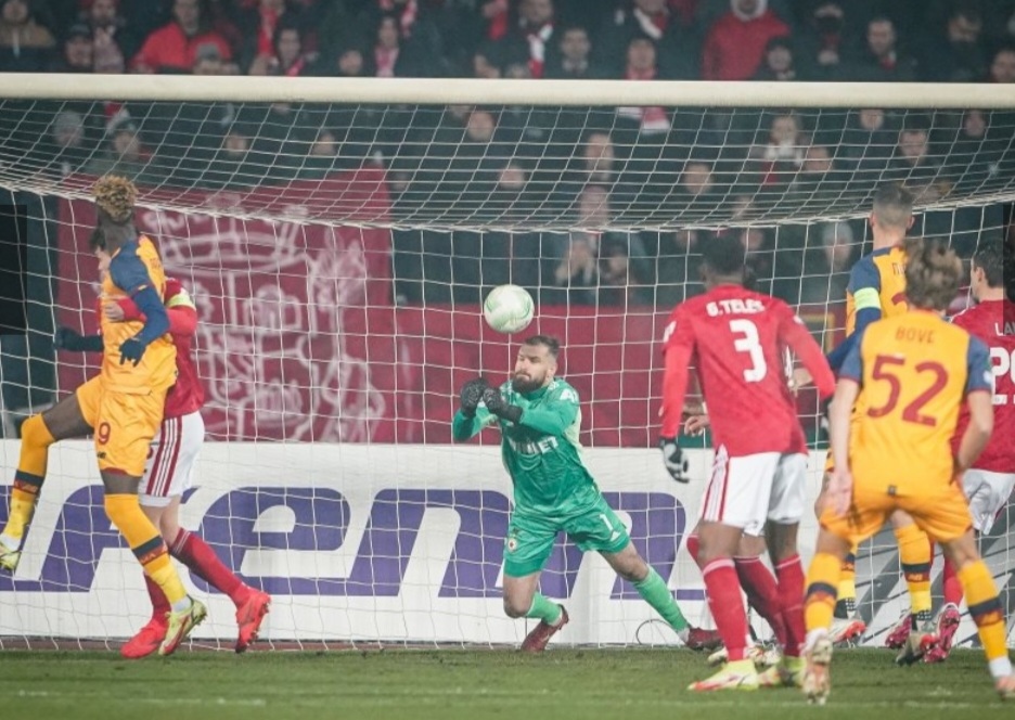 ЦСКА загуби с 2 3 от Рома в последния си мач