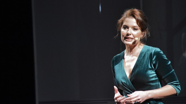 Надеждата любовта към близките и вярата в доброто ме спасява