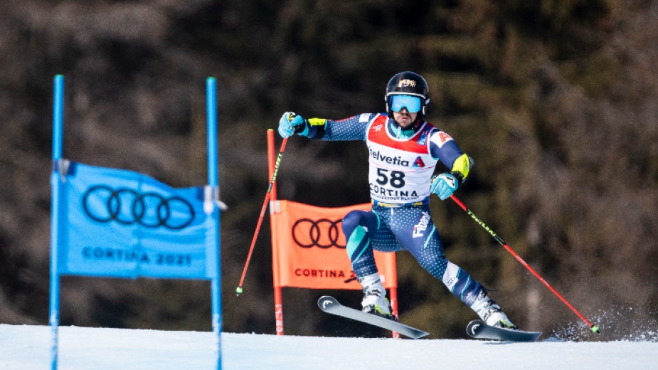 Най добрият настоящ български скиор алпиец Алберт Попов се подреди 16 и в
