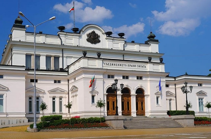 Новата власт идва: Парламентът ще гласува проектоправителството на Кирил Петков