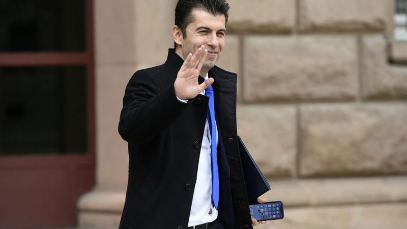 Българският парламент в понеделник най накрая избра правителство оглавявано от проевропейския