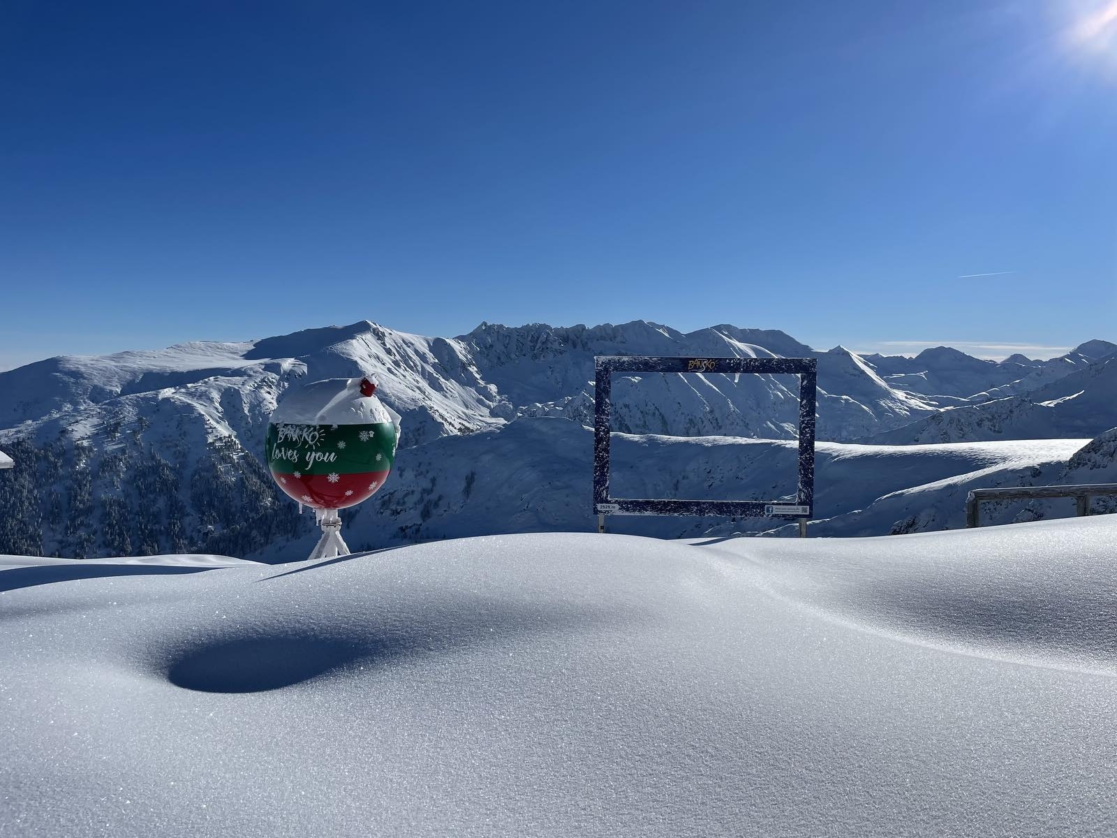 В Банско натрупа 1 5 метра сняг през последните дни като