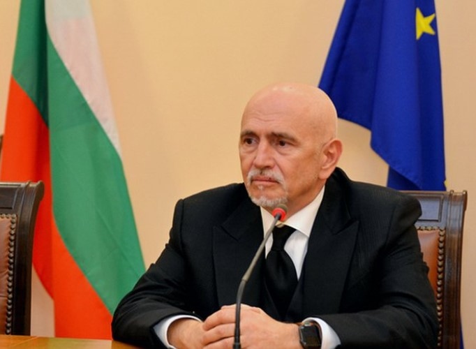 По нареждане на министъра на транспорта и съобщенията Николай Събев