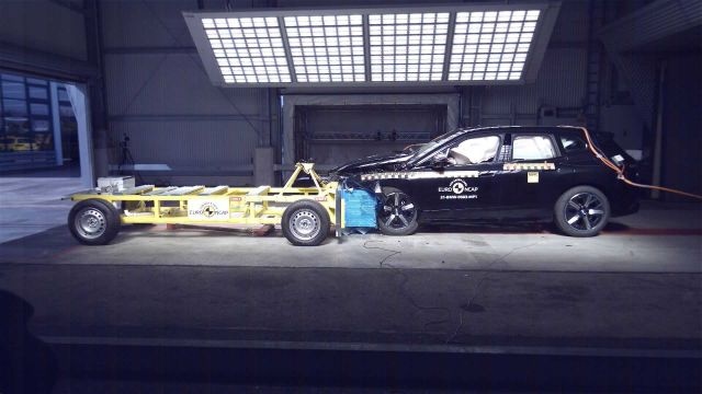 Европейското подразделение на организацията NCAP подложи електрическото BMW iX на