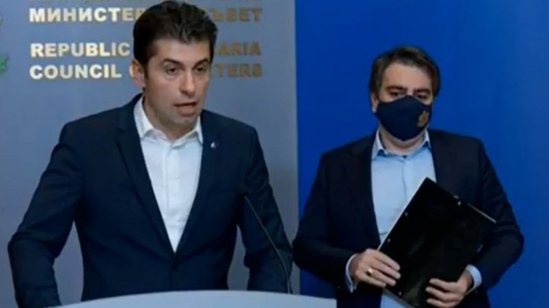 Премиерът Кирил Петков критиклува военния министър Стефан Янев за изказването