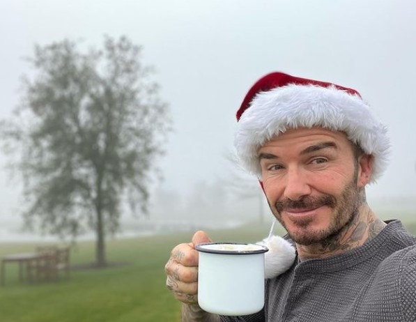 Празнична снимка на Дейвид Бекъм развесели феновете му на Коледа