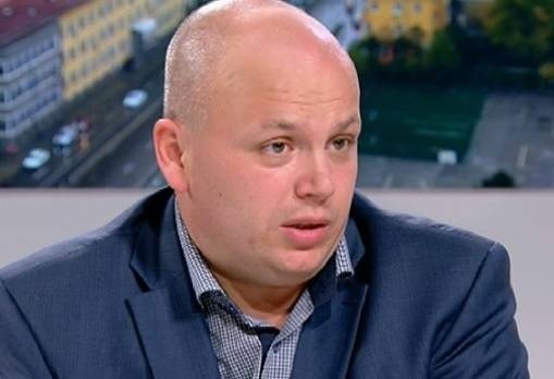 Очаквам с интерес сблъсъка между Крум Зарков и Корнелия Нинова