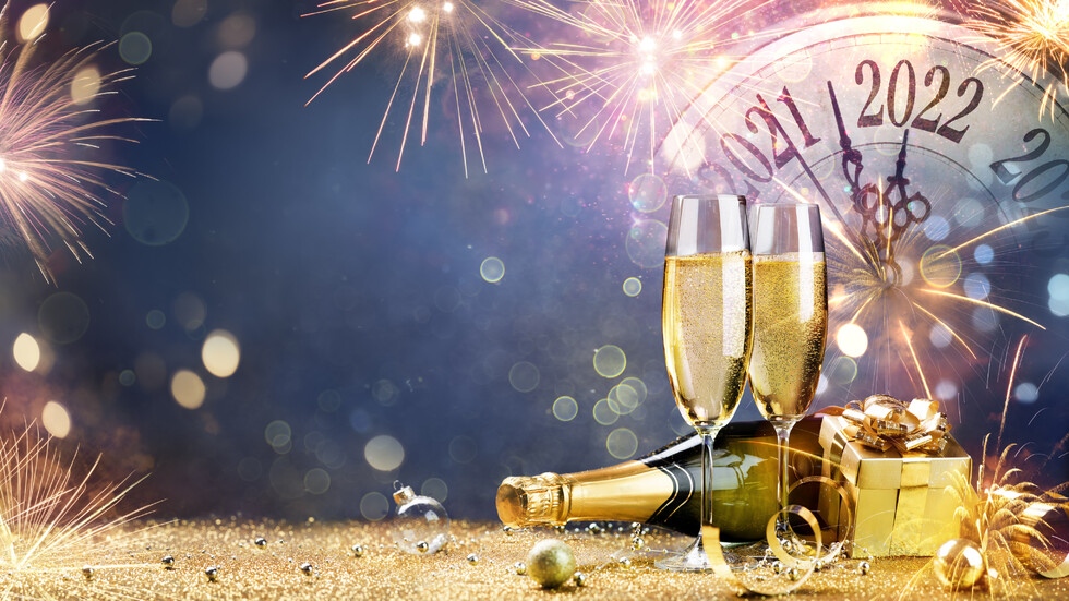 Светът посрещна 2022 г с по малко шумни празненства заради новите