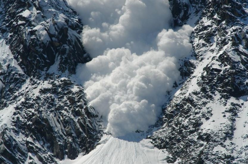 Значителна лавинна опасност има в планините заради затоплянето на времето