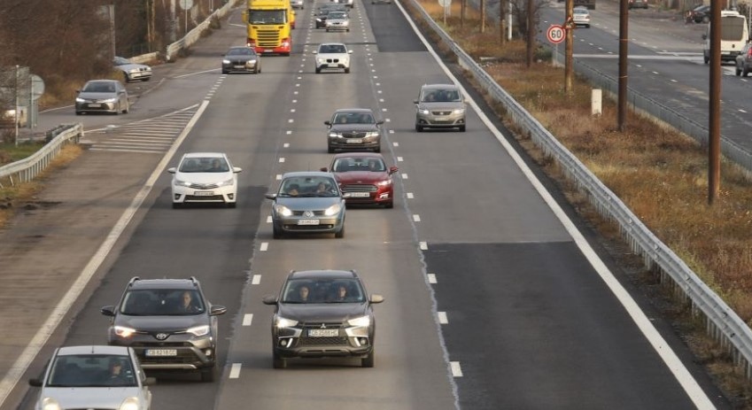 Интензивен трафик се очаква в последния неработен ден след серията почивни