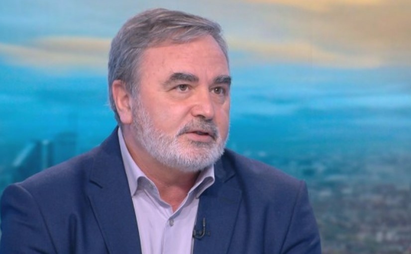 Пълен локдаун или прекъсване на учебния процес заради Омикрон към