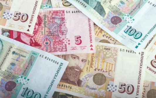 Близо 780 млн лв над планираното в бюджета е събрала