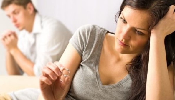 Гърците вече ще се развеждат по мейла такава възможност