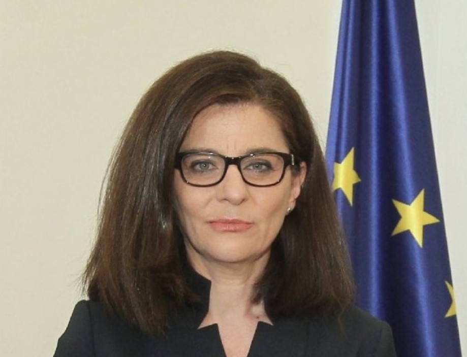 Министърът на външните работи Теодора Генчовска е приета за изследване