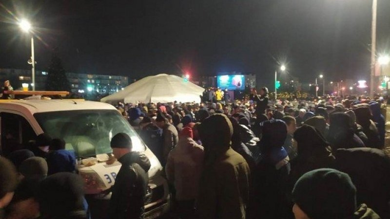 Президентът на Казахстан Касим Жомарт Токаев въведе комендантски час от 23