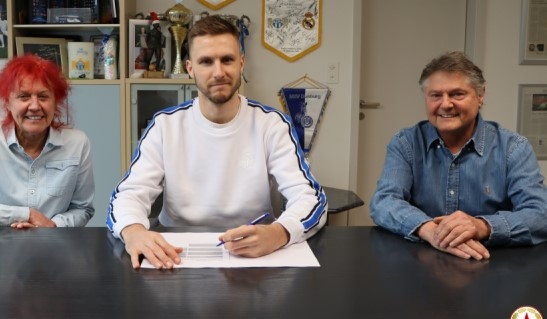 ЦСКА продаде защитника Карол Метс на лидера в швейцарското първенство