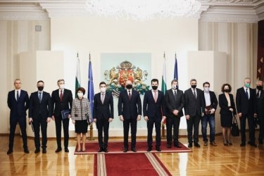 При президента Румен Радев започна заседанието на Консултативния съвет за