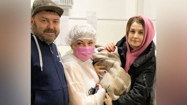 Бебе изоставено в Сибир при температури достигащи минус 20 градуса