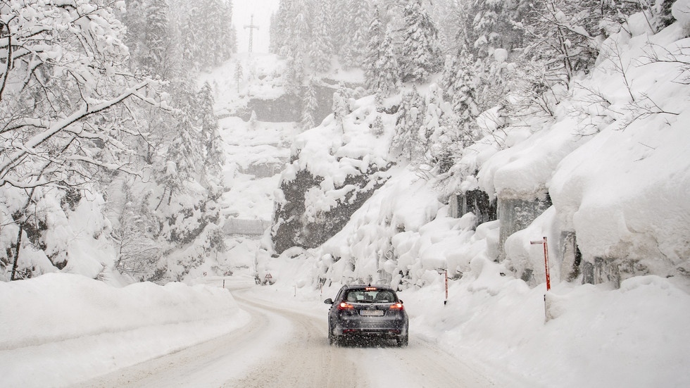 Най малко четирима души загинаха на най северния японски остров Хокайдо в