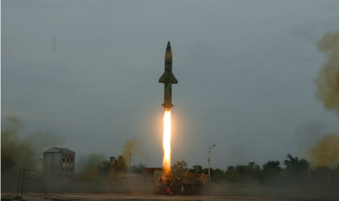 По време на учебни стрелби Северна Корея изстреля пробно ракета