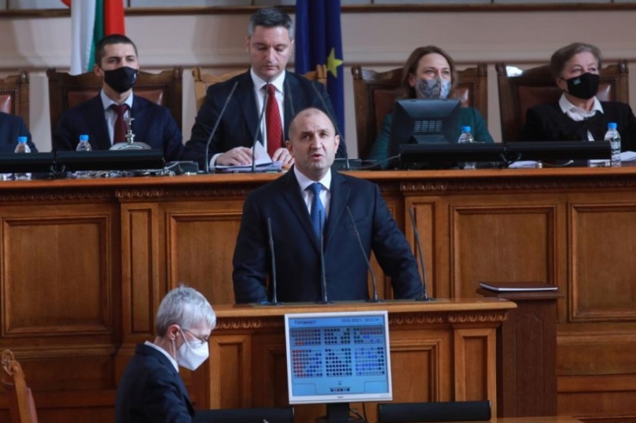 Румен Радев: Налице е антимафиотски консенсус, България не бива повече да се управлява от екрана и по телефона