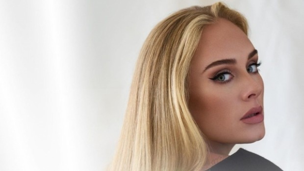 Адел отложи концертите си в Лас Вегас В емоционално послание