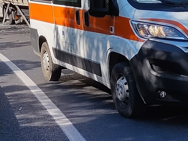 Микробус с работници се е обърнал на пътя Русе Кубрат