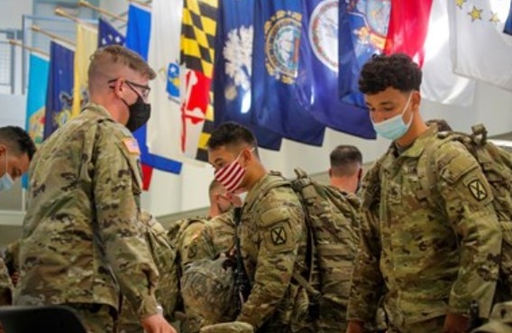 Великобритания и Съединените щати разглеждат възможността да изпратят по 1000