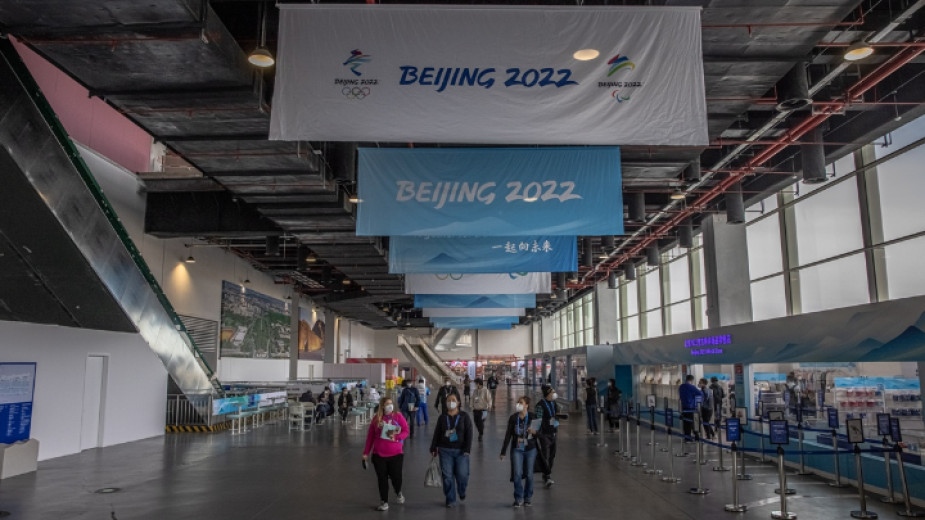 Олимпийското село за игрите в Пекин бе открито при спазването