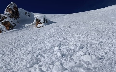 За повишена лавинна опасност сигнализират планинските спасители от Дупнишкия спасителен