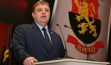 Лидерът на ВМРО Красимир Каракачанов се оттегля от поста председател