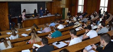 Министерството на образованието и науката МОН обмисля варианти за обединяване