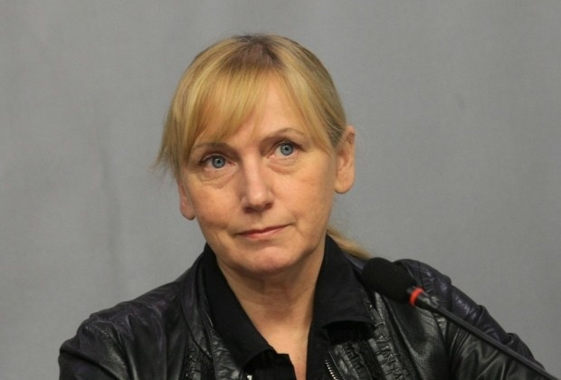 Комисия на Европарламента отказа да свали имунитета на Елена Йончева