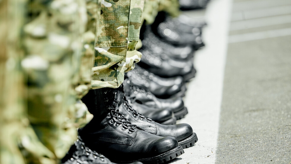 Германия обсъжда дали да прати още войници в Литва съобщава