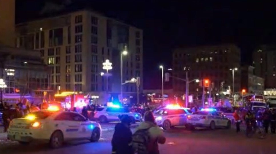 В Отава беше обявено извънредно положение след като канадската столица