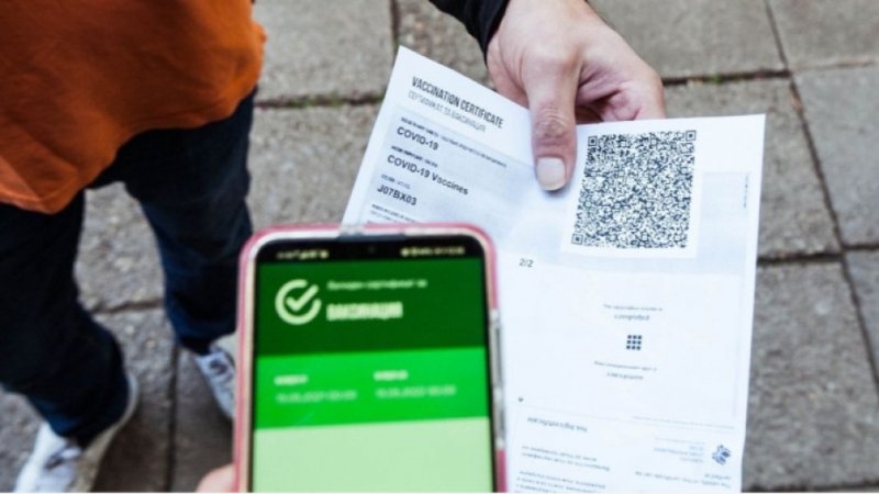 Схема за фалшиви Covid сертификати е разбита в София при