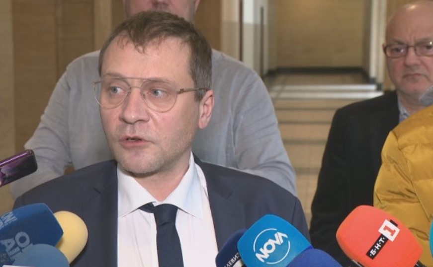 Съгласно действащото у нас законодателство обвинение се повдига след наличието