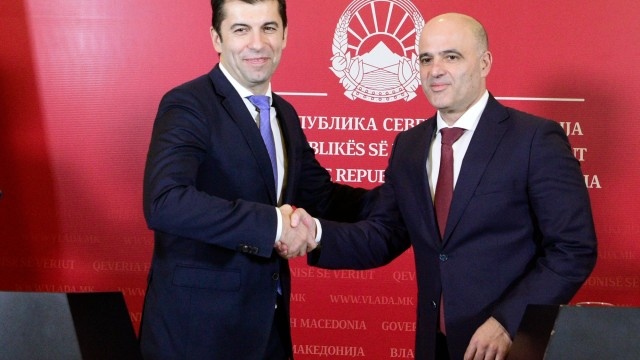 Представители на външните министерства на Северна Македония и България ще