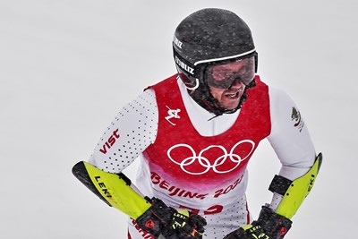 Най добрият ни скиор алпиец Алберт Попов постигна най доброто си класиране