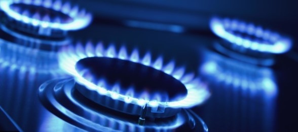 Компенсирането на потребителите заради високите енергийни цени продължава и в